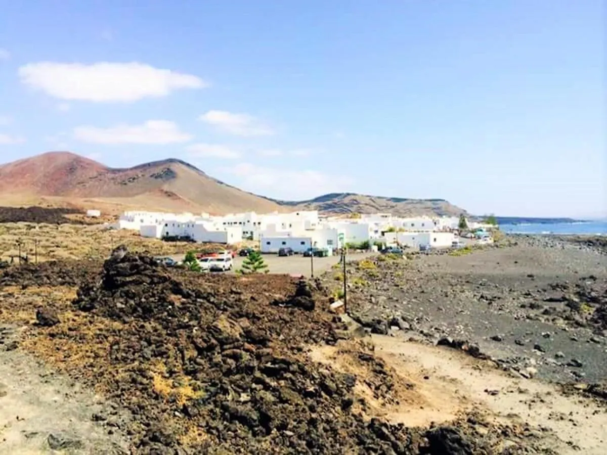Villa Cozy House In El Golfo + Terrace